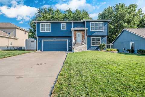 2448 Fox Sparrow Ct, Junction City, KS 66441