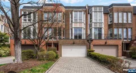 62 Kensington, Fort Lee, NJ 07024