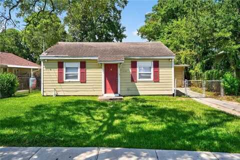 4522 MONTEGUT Drive, New Orleans, LA 70126