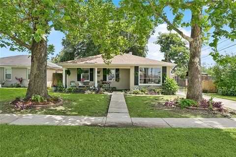 8516 LIVINGSTON Avenue, Chalmette, LA 70043