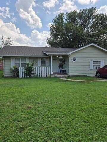 1003 E 4th Street, Cushing, OK 74023