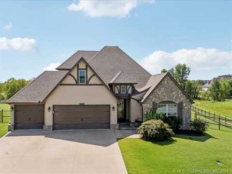 2068 E 174th Place S, Mounds, OK 74047