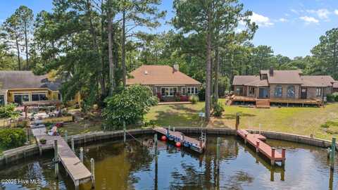 6002 Gondolier Drive, New Bern, NC 28560