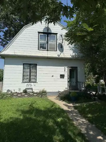 1513 W 18TH ST, Sioux City, IA 51103