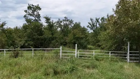 000 Coconut Lane, Henryetta, OK 74437