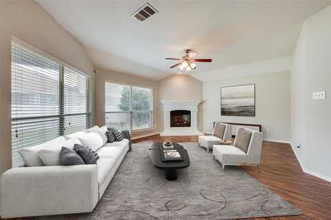 5037 Bomford Drive, Fort Worth, TX 76244