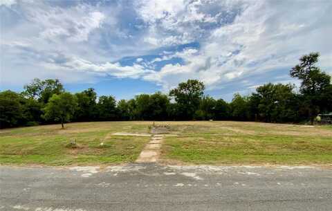 1018 W Angeline Street, Groesbeck, TX 76642