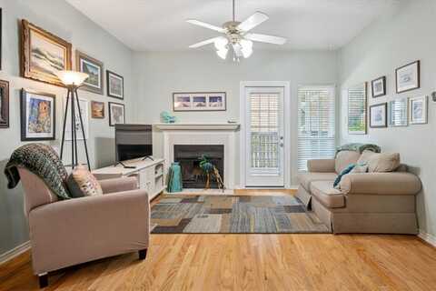 1601 Marsh Lane, Carrollton, TX 75006