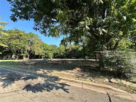 358 13th Street SW, Paris, TX 75460