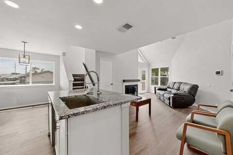 9809 Walnut Street, Dallas, TX 75243