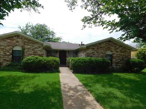 502 Colonial Drive, Garland, TX 75043