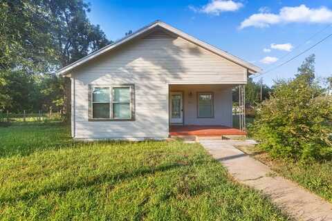 701 E 15th Street, Cameron, TX 76520