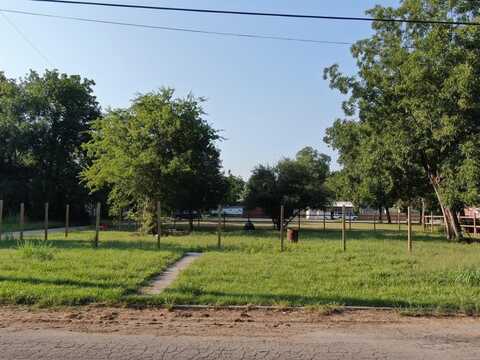 401 E Waco Avenue, Cooper, TX 75432