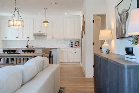 7207 Gaston Avenue, Dallas, TX 75214
