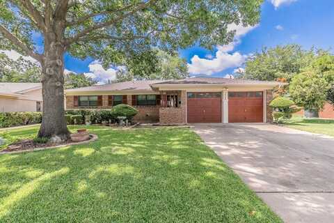 5828 Westcrest Drive W, Edgecliff Village, TX 76134