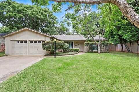 2601 Blackwood Drive, Arlington, TX 76013