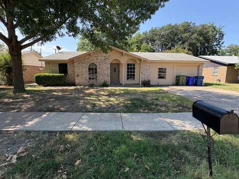 5832 Rosalyn Drive, Watauga, TX 76148