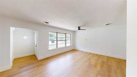 914 Tusing Street, Grand Prairie, TX 75050