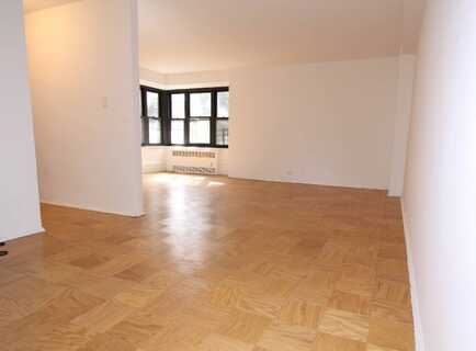 210 East Broadway, New York, NY 10002