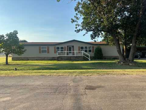 208 E. Quincy, Covington, OK 73730