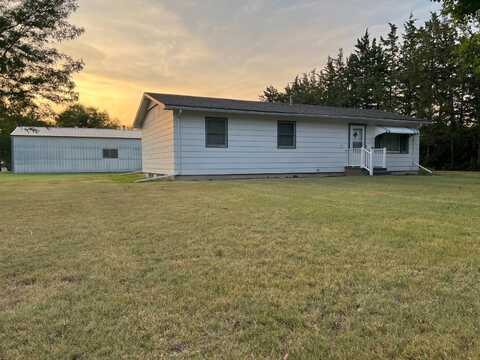 418 Western Ave, Beloit, KS 67420