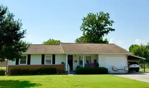 602 Montgomery Circle, Carmi, IL 62821
