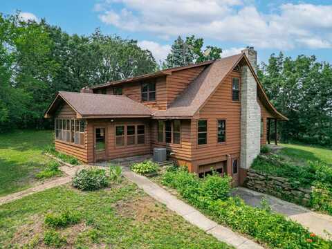 6711 W Spring Creek Road, Beloit, WI 53511