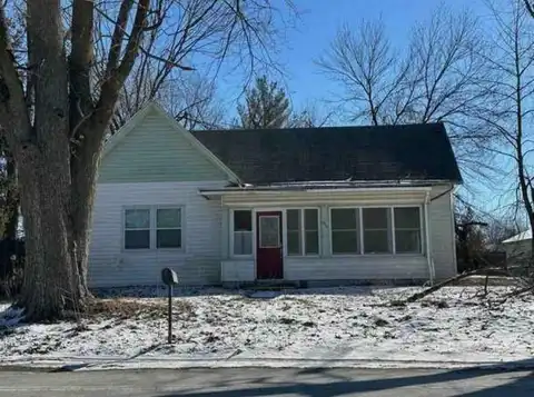 952 Oak Ave, Neoga, IL 62447