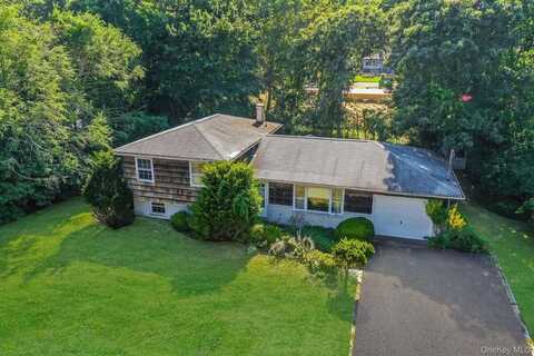 11 Easterly Road, Hampton Bays, NY 11946