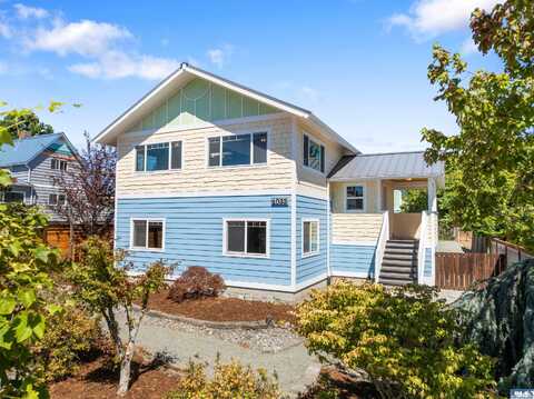 1033 W 11th Street, Port Angeles, WA 98363