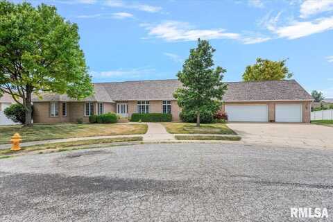 9 BELAIRE Court, Jacksonville, IL 62650