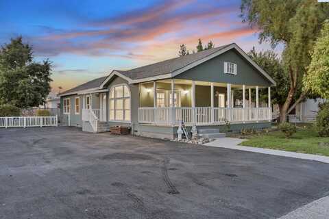 2713 W Bonneville St, Pasco, WA 99301