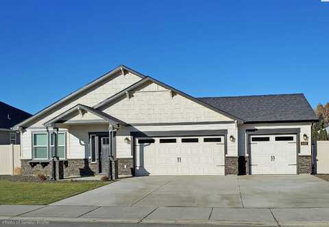7033 W 25th Ave, Kennewick, WA 99338