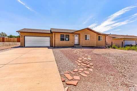 920 S Honeysuckle Dr, Pueblo West, CO 81007