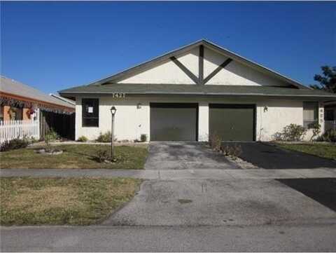 7427 SW 13th St, North Lauderdale, FL 33068