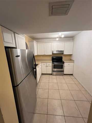 711 N Pine Island Rd, Plantation, FL 33324