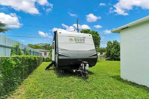 14500 Carver Dr, Miami, FL 33176