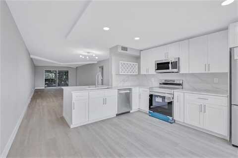 2002 Granada Dr, Coconut Creek, FL 33066
