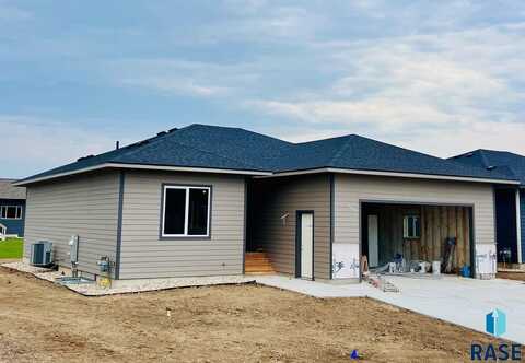 105 Caulfield St, Harrisburg, SD 57032