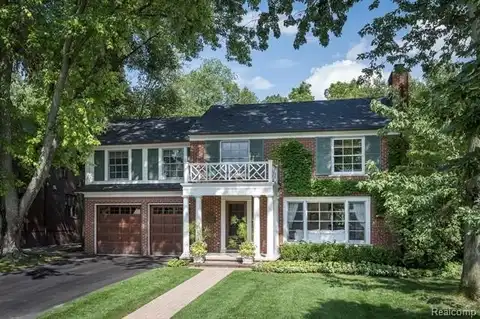 290 Chesterfield Avenue, Birmingham, MI 48009