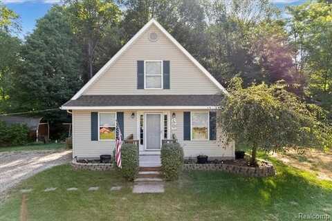 4347 Grove Drive, Dryden, MI 48428