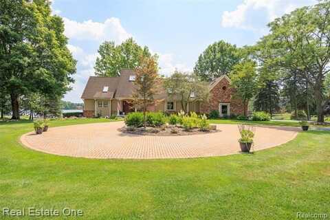 8485 Waumegah Road, Clarkston, MI 48348
