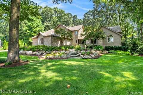 1105 Winding Way Court, Milford, MI 48381