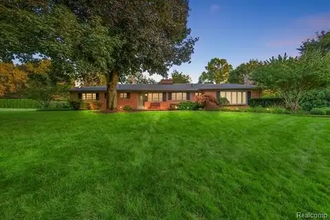 960 N Reading Road, Bloomfield Hills, MI 48304