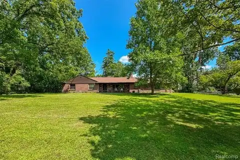 30415 S Greenbriar Road, Franklin, MI 48025