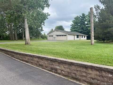 7428 Hough Road, Almont, MI 48003