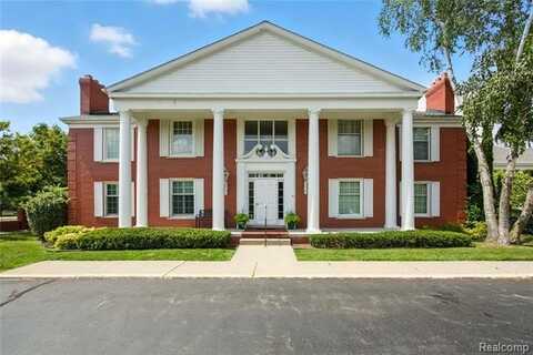 19710 W 13 Mile Road, Beverly Hills, MI 48025
