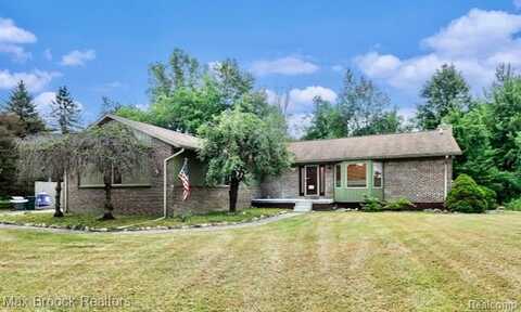 5096 Ridge Trail S, Clarkston, MI 48348