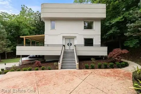 29230 Wildbrook Drive, Southfield, MI 48034