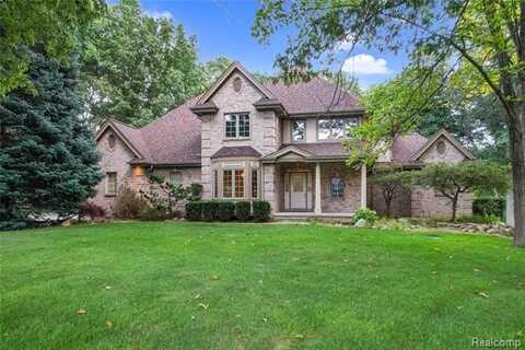 9065 Moonlight Bay, Pinckney, MI 48169